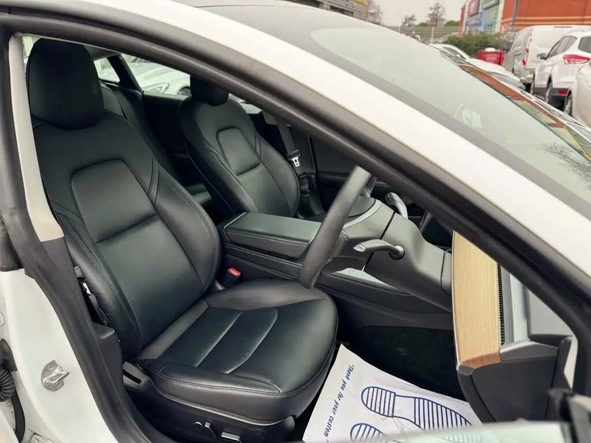 2020-tesla-model-3-e-long-range-big-21