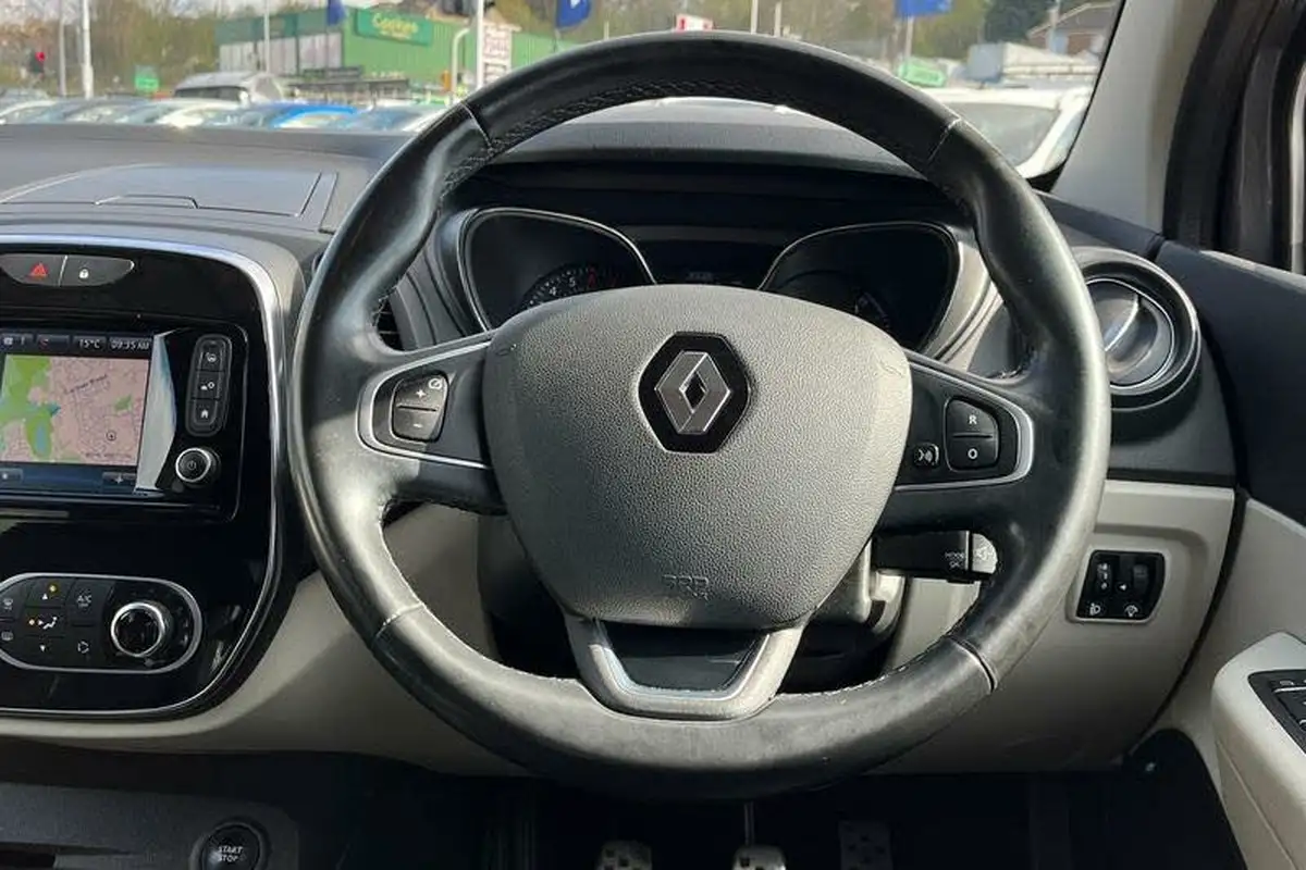 2018-renault-captur-09-tce-gt-line-big-11