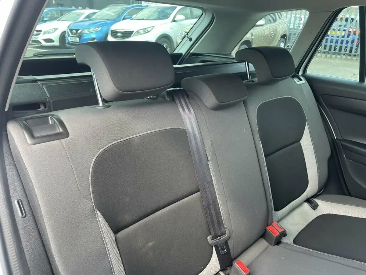 2015-skoda-fabia-12-tsi-se-109ps-estate-big-8