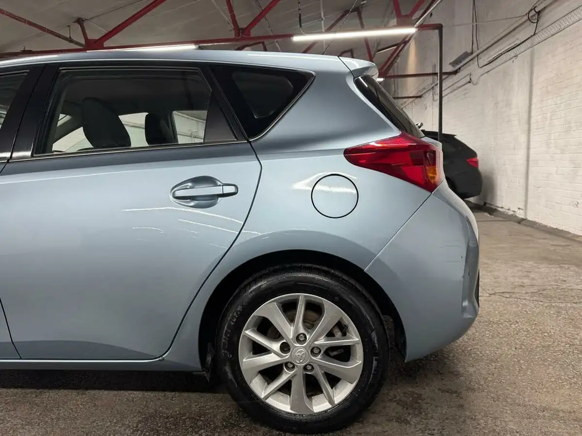 2013-toyota-auris-133-vvt-i-icon-hatchback-big-21