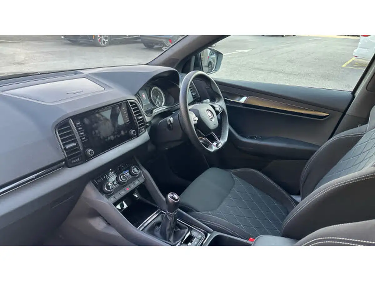 2022-skoda-karoq-15-tsi-sportline-big-8