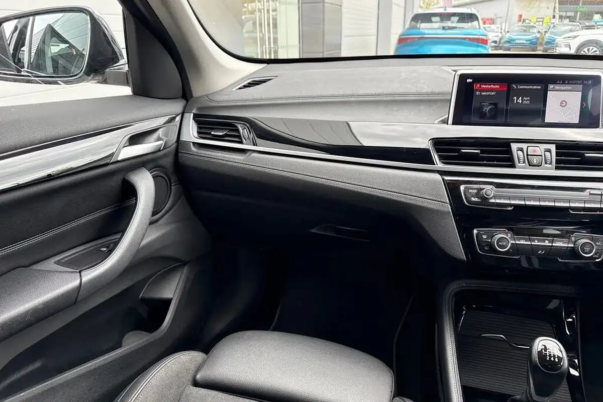 2021-bmw-x1-15-sdrive18i-sport-big-14