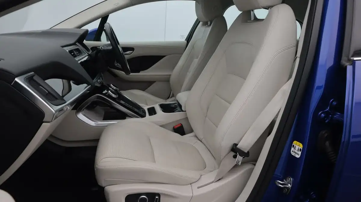2021-jaguar-i-pace-ev400-se-big-14