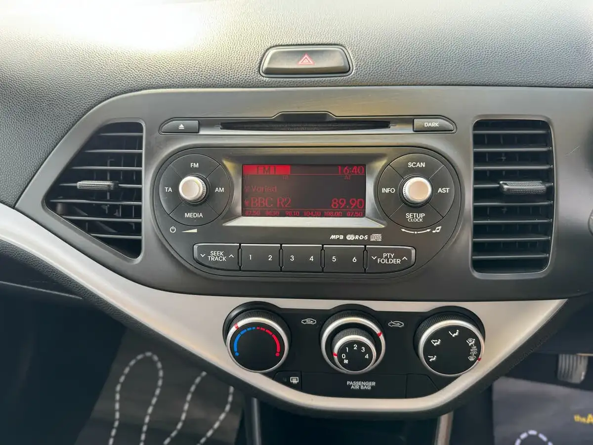 2014-kia-picanto-10-picanto-1-5d-big-26