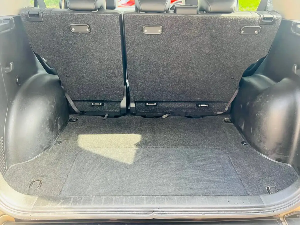 2010-suzuki-grand-vitara-19td-sz5-big-46