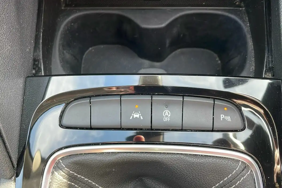 2019-vauxhall-insignia-grand-sport-15-turbo-sri-ss-big-17