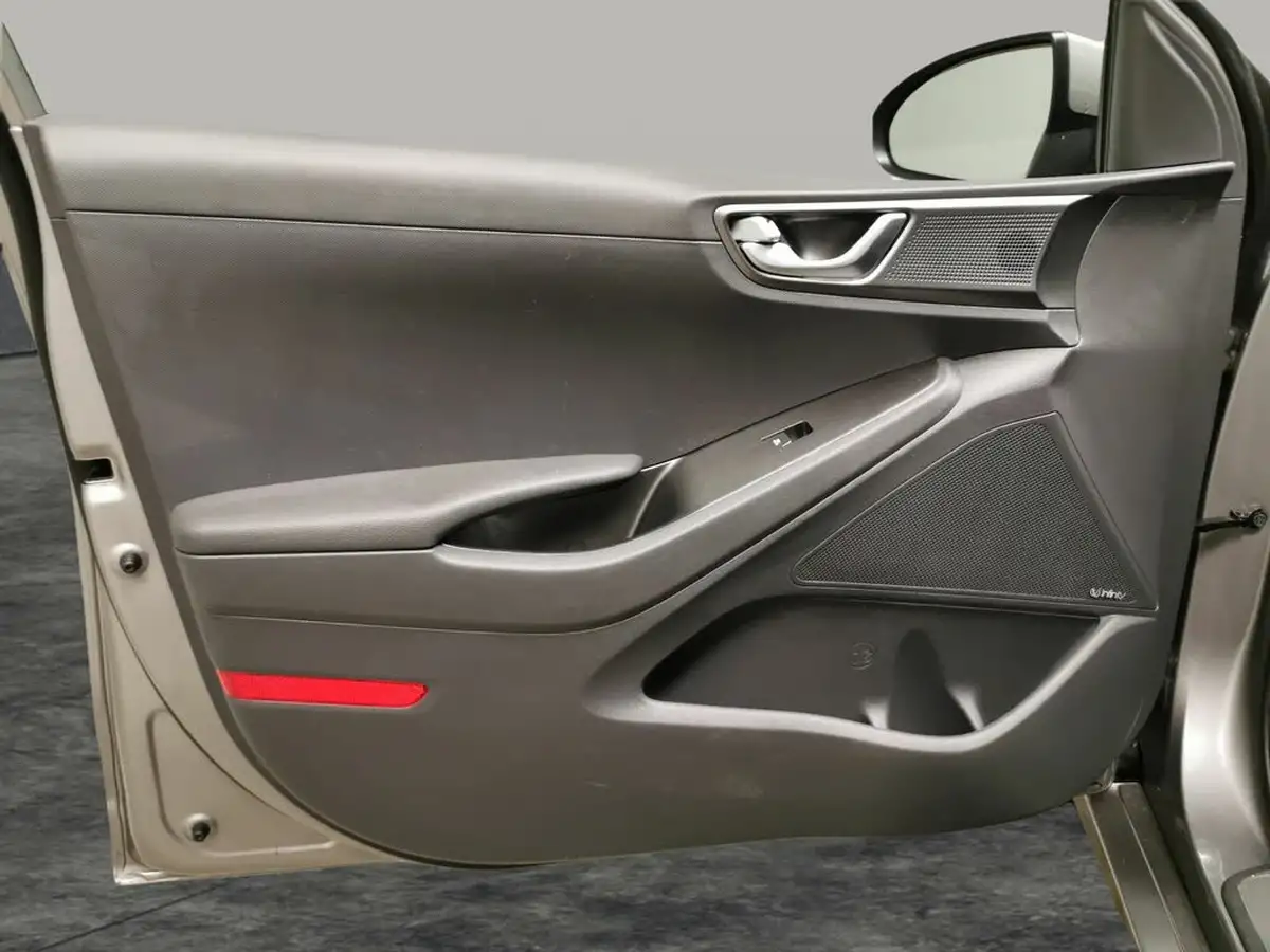 2022-hyundai-ioniq-e-premium-electric-big-27