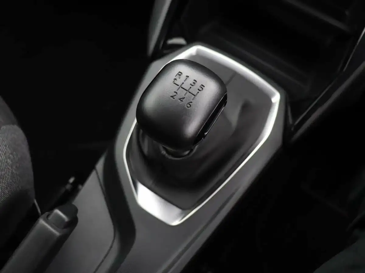 2022-peugeot-2008-suv-12-puretech-active-premium-big-27