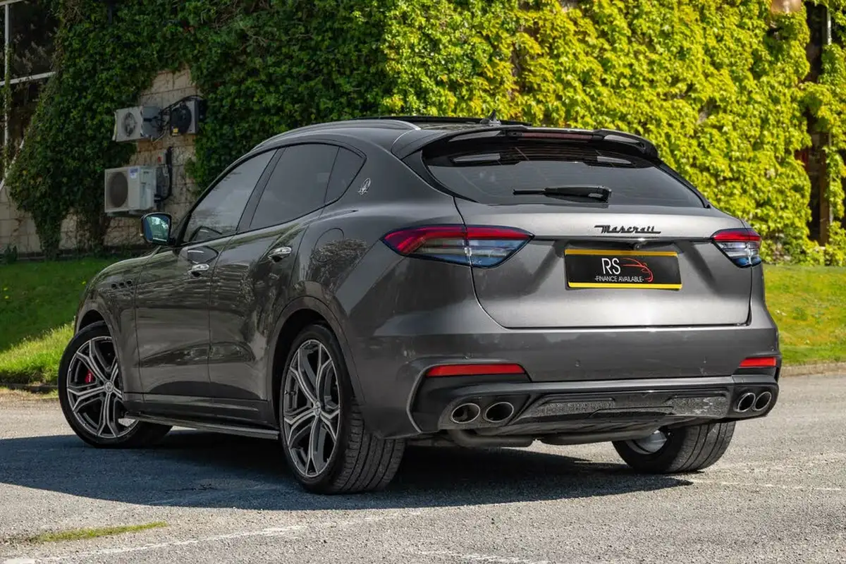 2021-maserati-levante-30-gransport-big-10