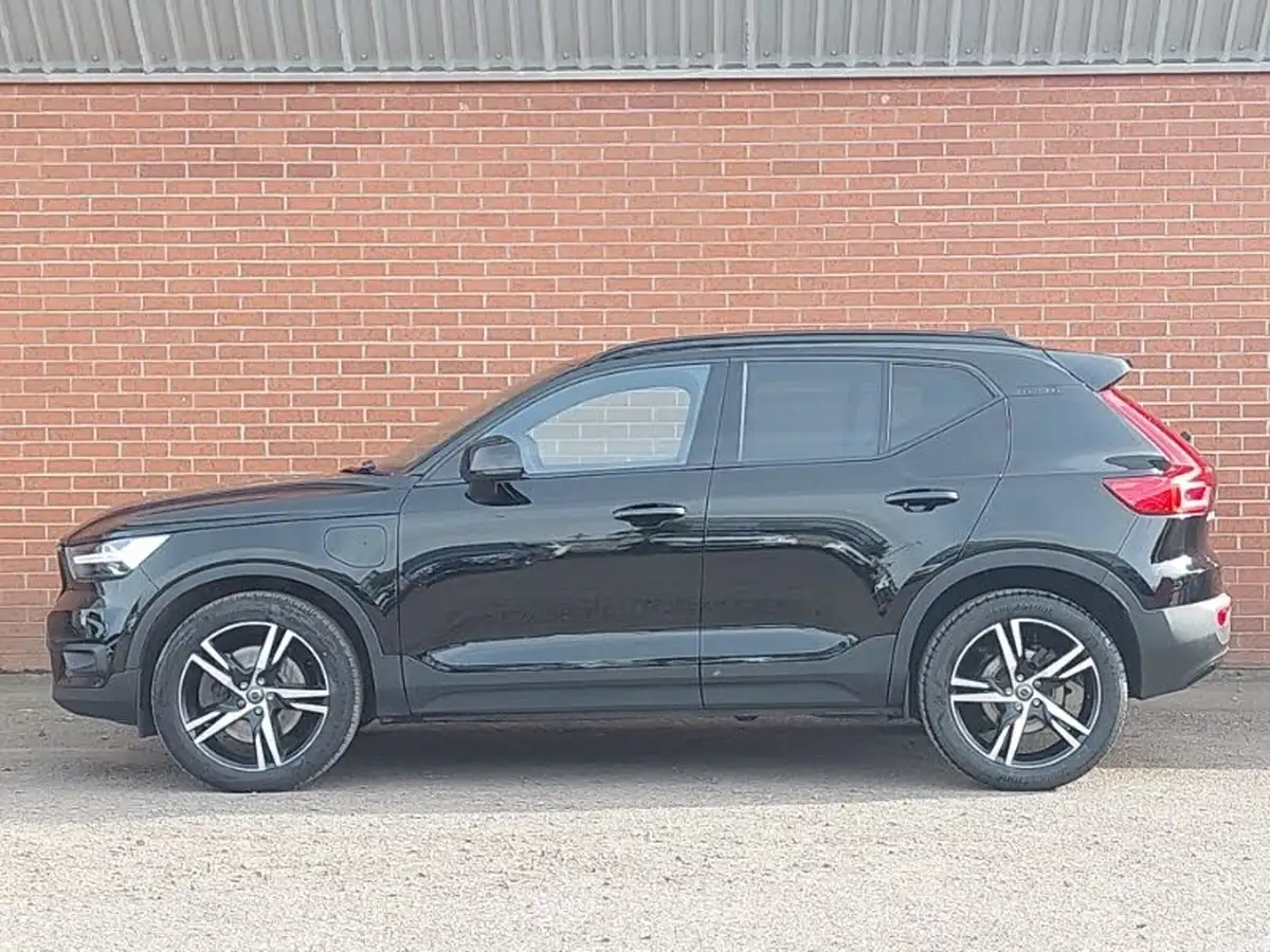 2021-volvo-xc40-15-t4-r-design-208bhp-big-3