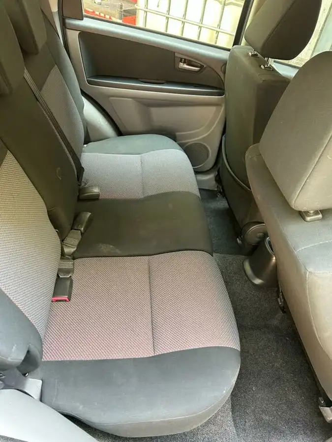 2009-suzuki-sx4-16-glx-big-18
