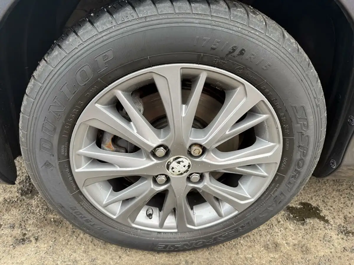 2019-toyota-yaris-15-vvt-i-icon-tech-98bhp-hybrid-1497cc-e-cvt-big-10