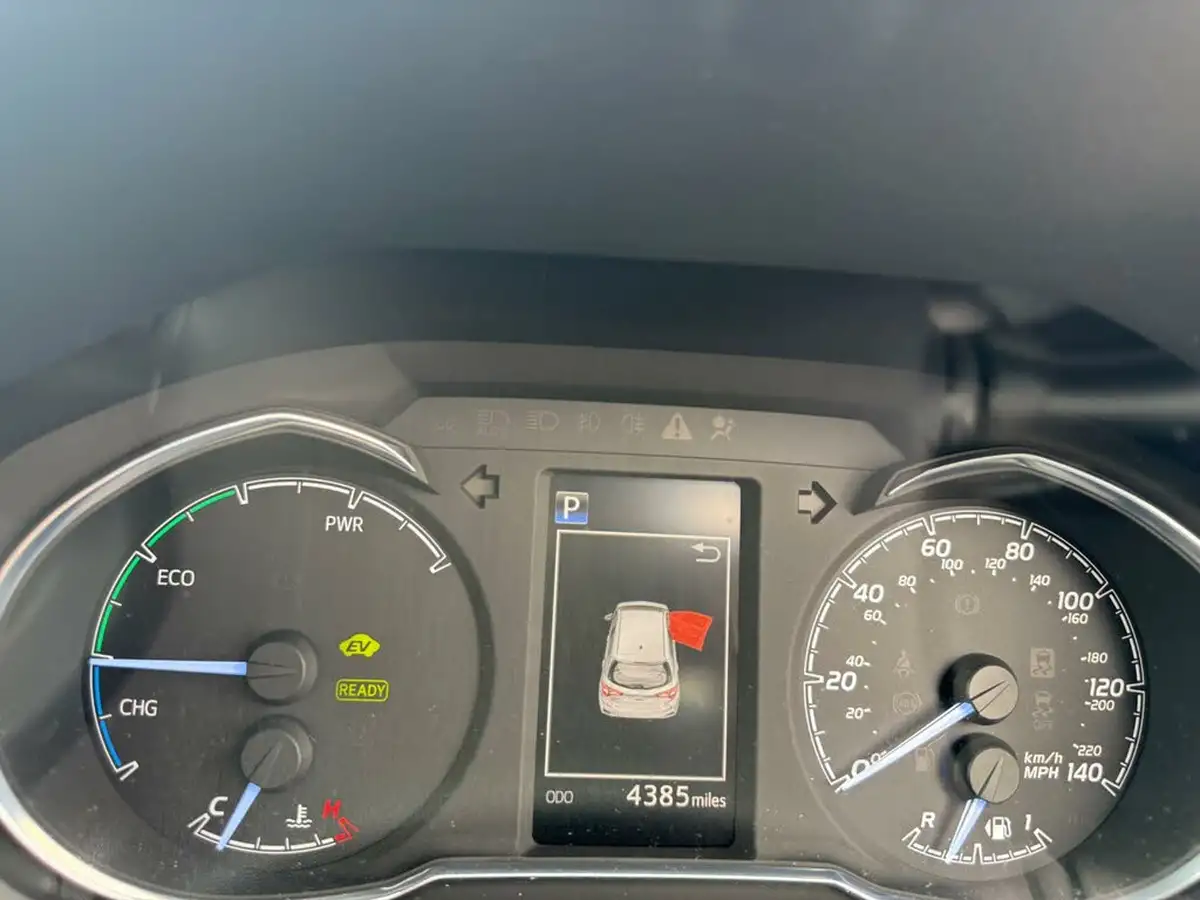 2019-toyota-yaris-15-vvt-i-icon-tech-98bhp-hybrid-1497cc-e-cvt-big-31