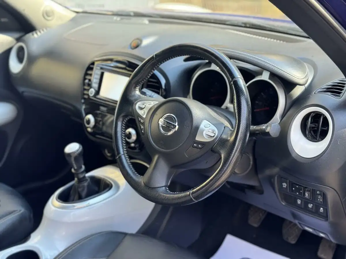 2014-nissan-juke-12-tekna-big-40