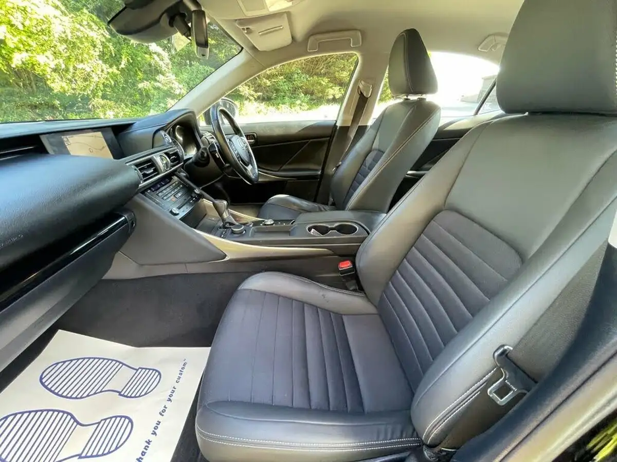 2017-lexus-is-300h-25-executive-edition-big-30