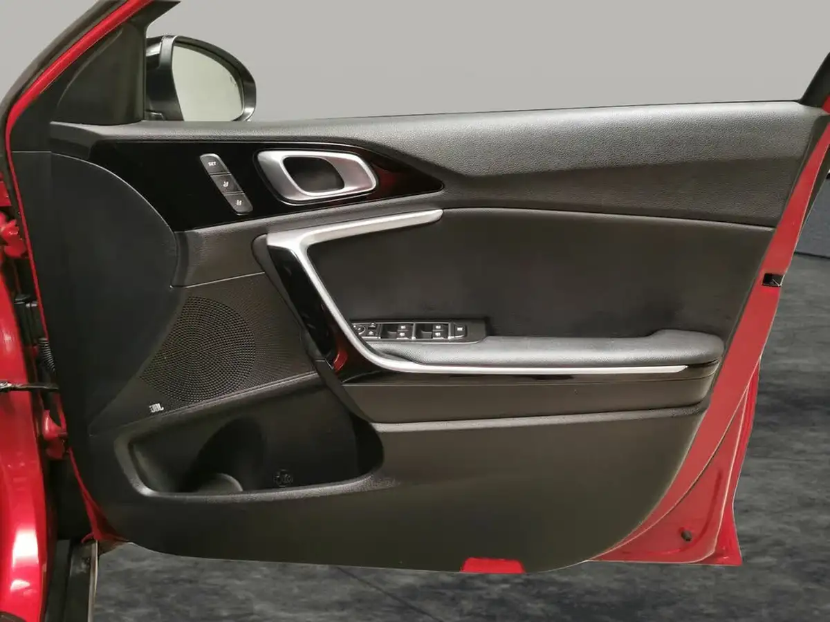 2021-kia-xceed-15-t-gdi-4-big-33