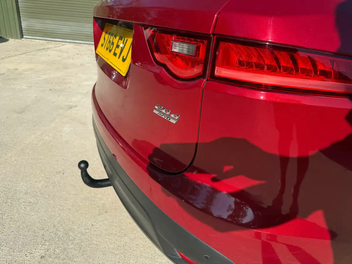 2016-jaguar-f-pace-20-i4d-r-sport-awd-auto-big-34