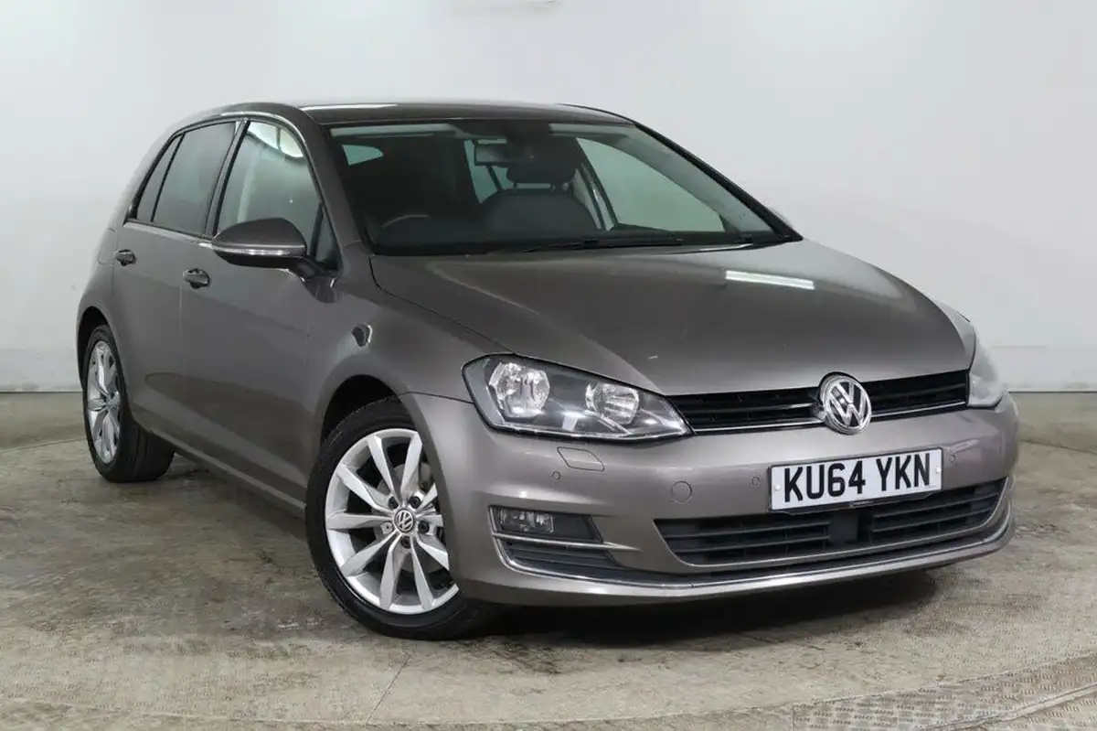 2014-volkswagen-golf-20tdi-gt-bmtss-hatchback-5d-big-0