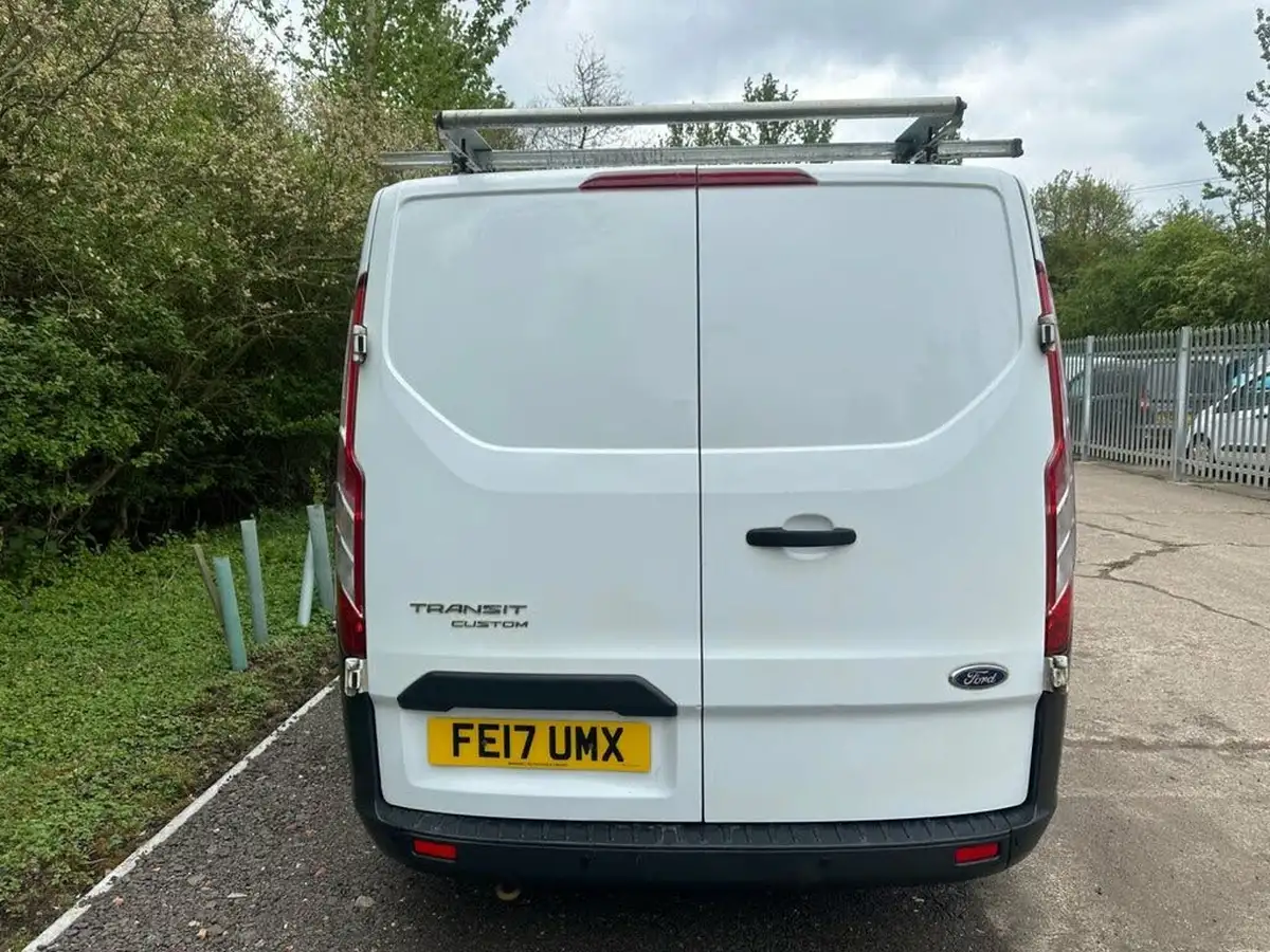 2017-ford-transit-custom-20tdci-290-l1h1-105pseu6-panel-van-big-7