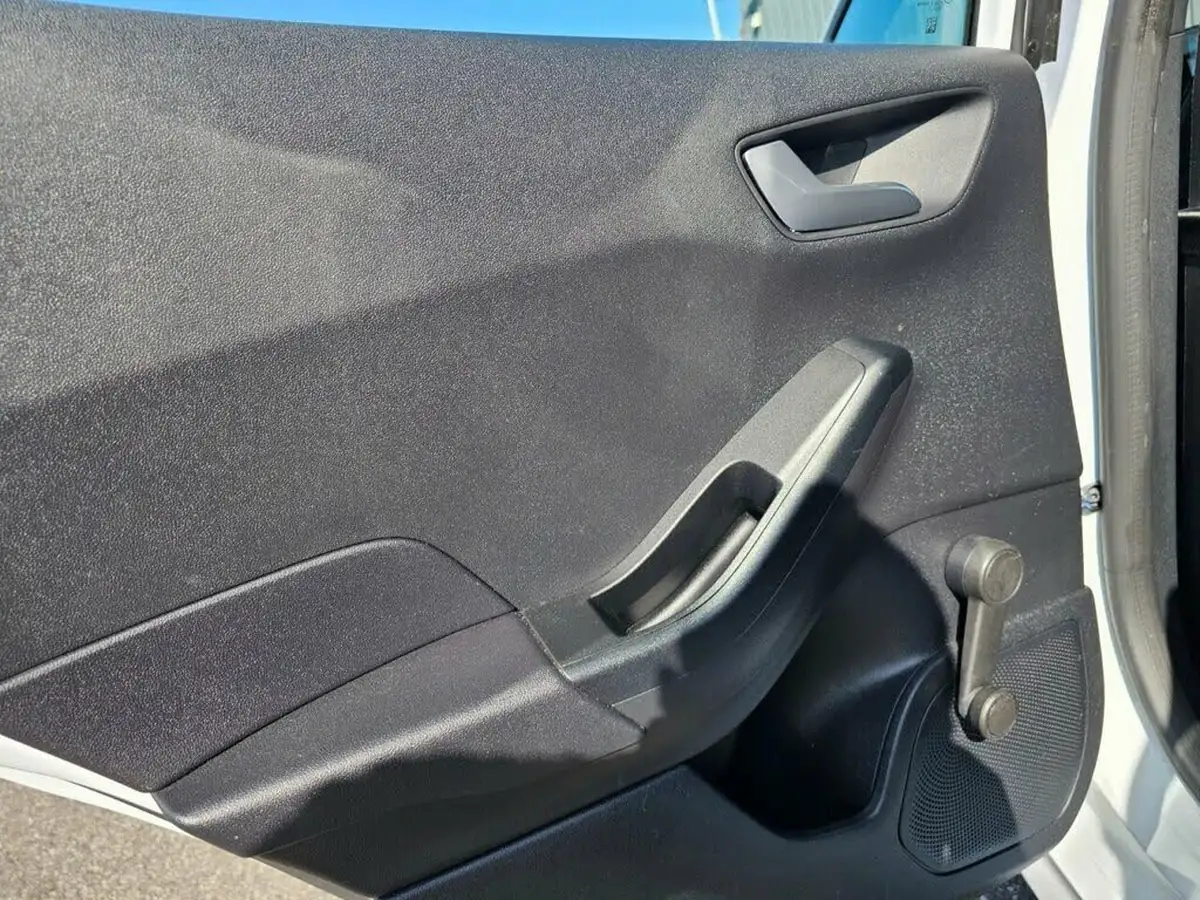 2018-ford-fiesta-10t-st-line-100ps-5d-big-31