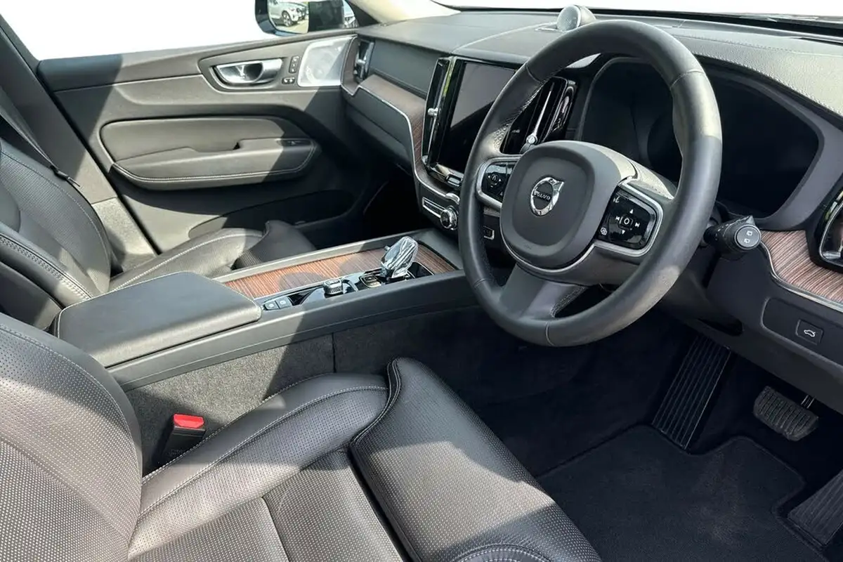 2023-volvo-xc60-20-b5-ultimate-big-9