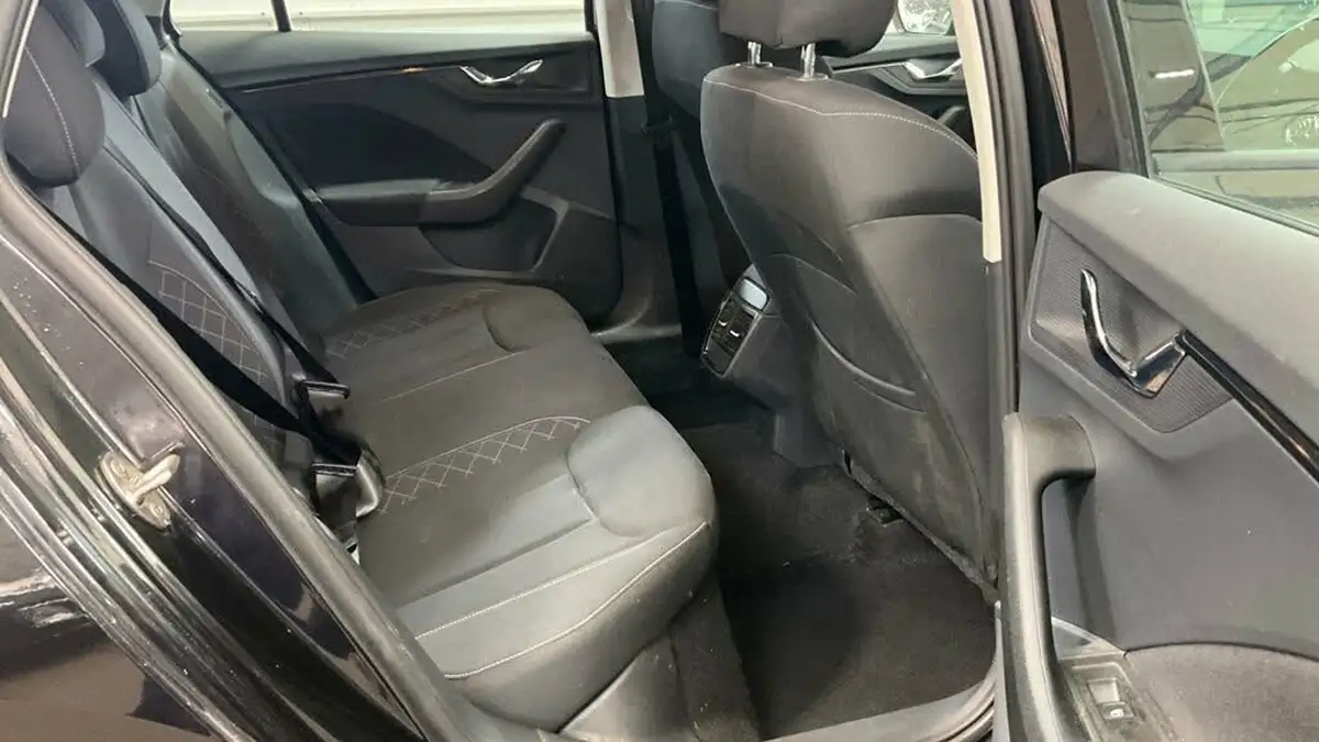 2020-skoda-scala-10-tsi-se-115ps-big-6