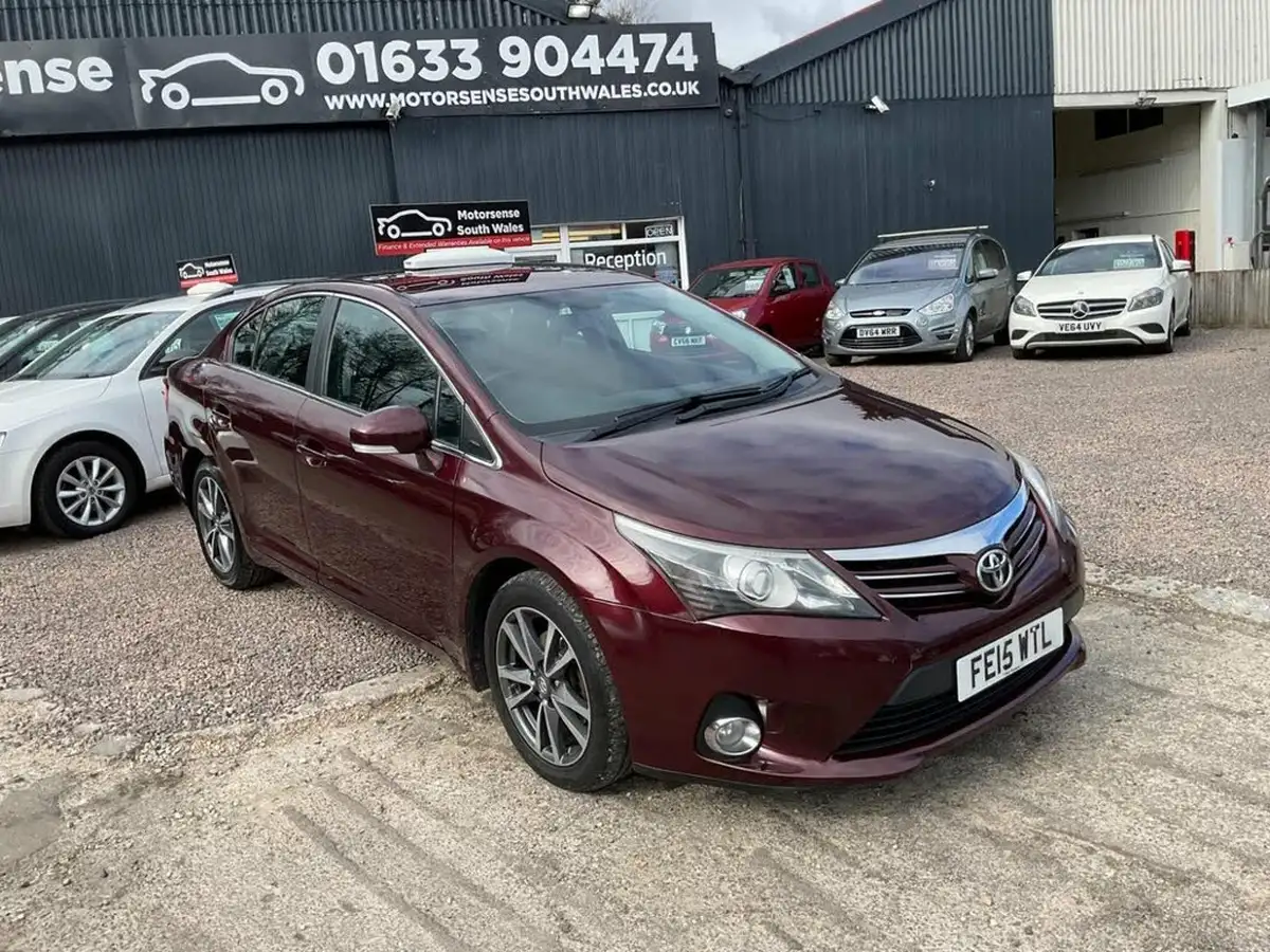 2015-toyota-avensis-20td-icon-business-edition-saloon-4d-big-1