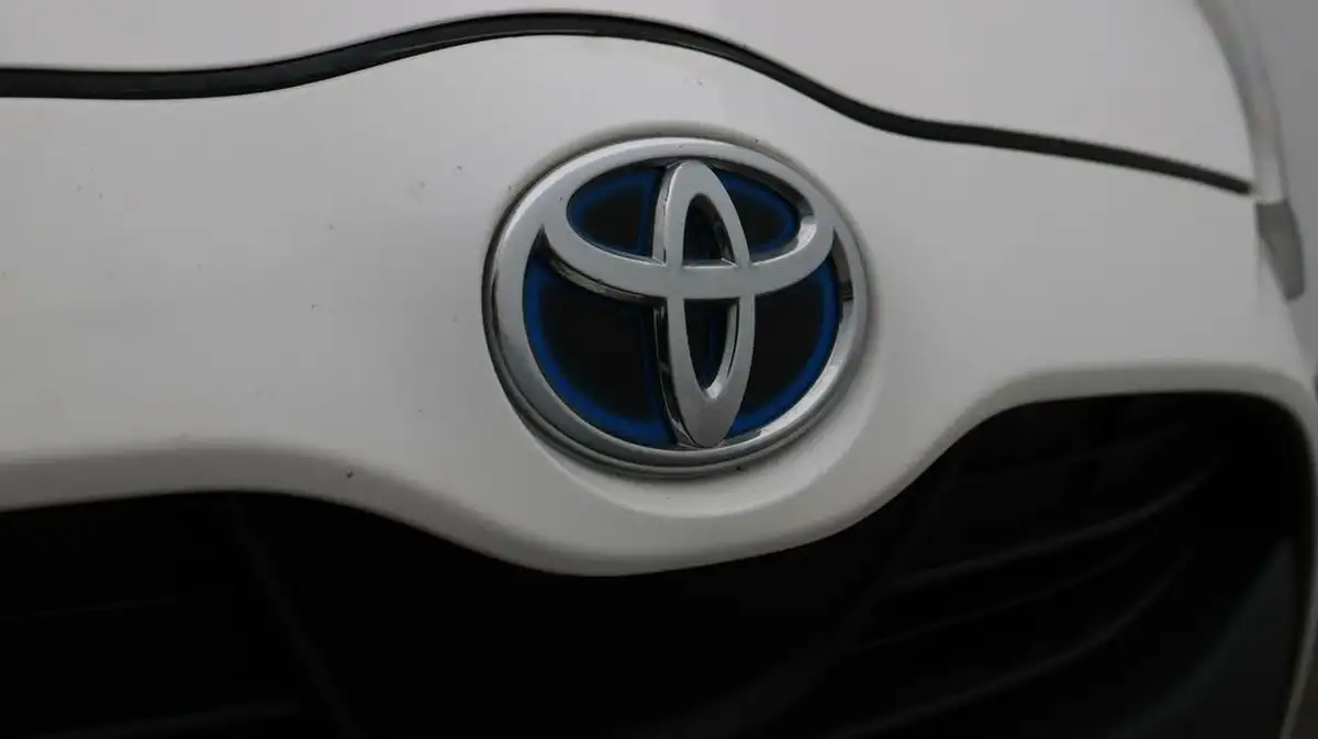 2021-toyota-yaris-15-vvt-i-icon-114bhp-hybrid-1490cc-e-cvt-big-24