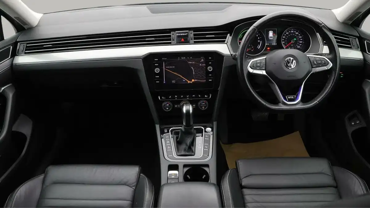 2020-volkswagen-passat-14-tsi-gte-estate-5d-big-12