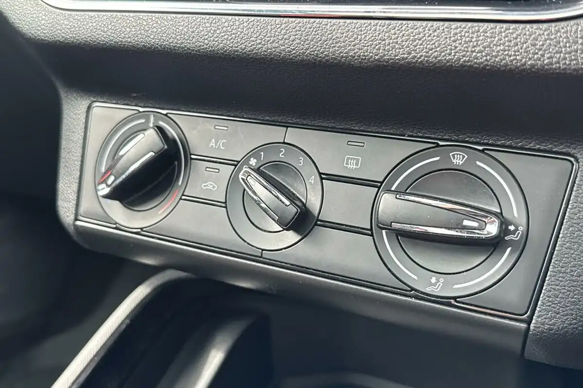 2023-skoda-kamiq-15-tsi-monte-carlo-dsg-big-19