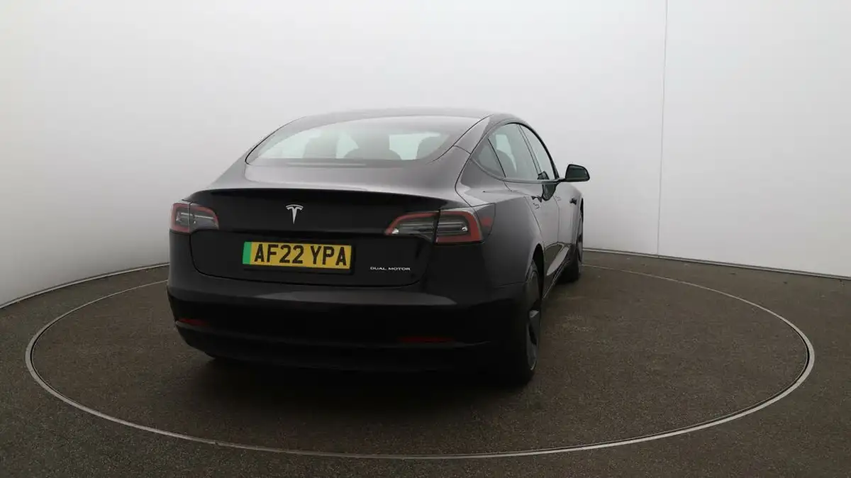 2022-tesla-model-3-e-long-range-big-47