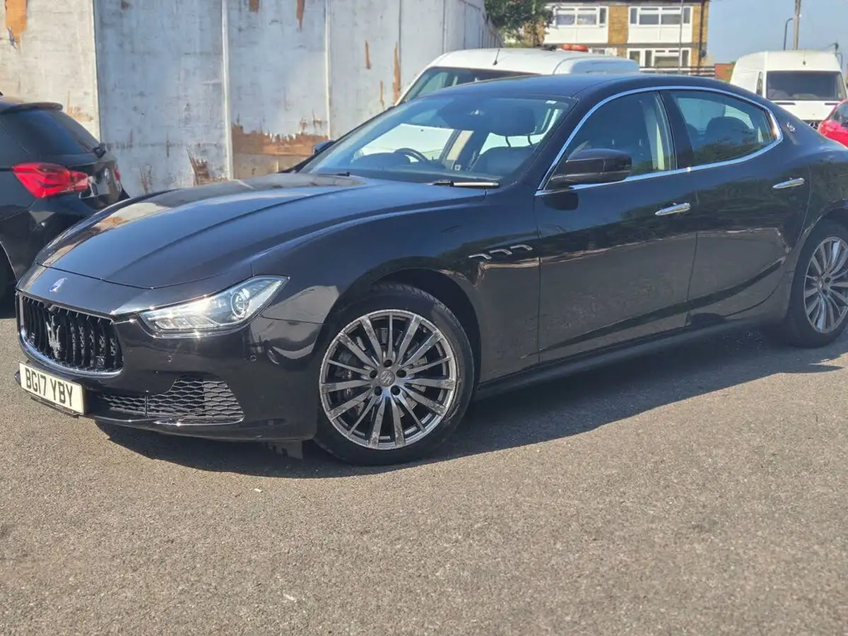 2017-maserati-ghibli-30td-big-9