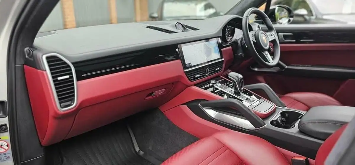2020-porsche-cayenne-40-v8-turbo-s-e-hybrid-station-wagon-big-16
