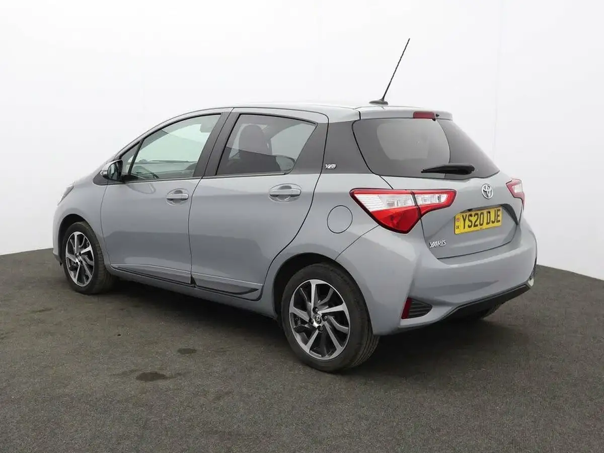 2020-toyota-yaris-15-vvt-i-y20-111bhp-1496cc-big-4