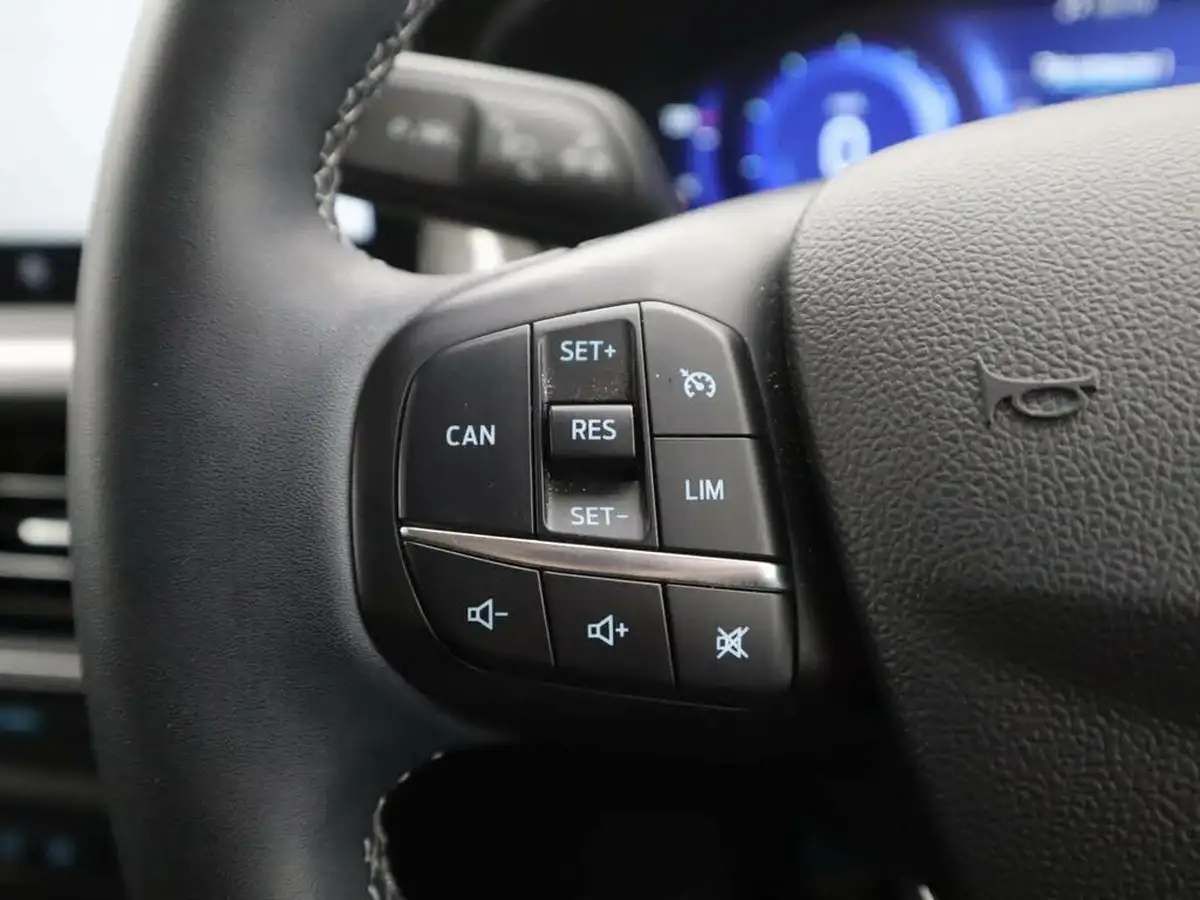2022-ford-focus-10t-titanium-vignale-125ps-hatchback-big-24
