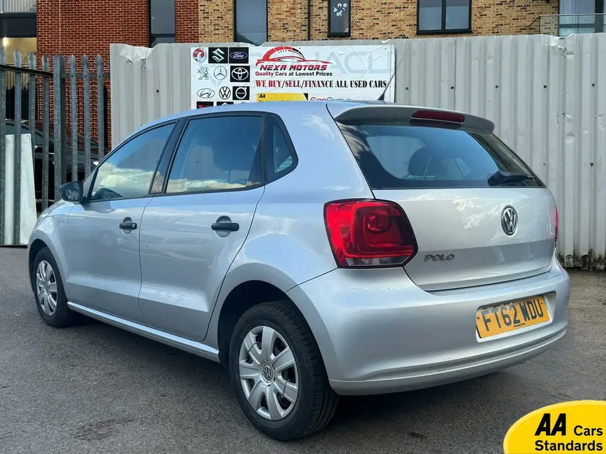 2013-volkswagen-polo-12-s-5d-big-3