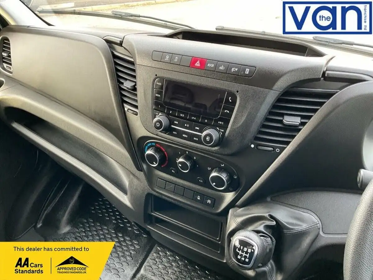 2023-iveco-daily-s-class-23td-35s14v-business-3520mm-h2-136pseu6dt-big-13