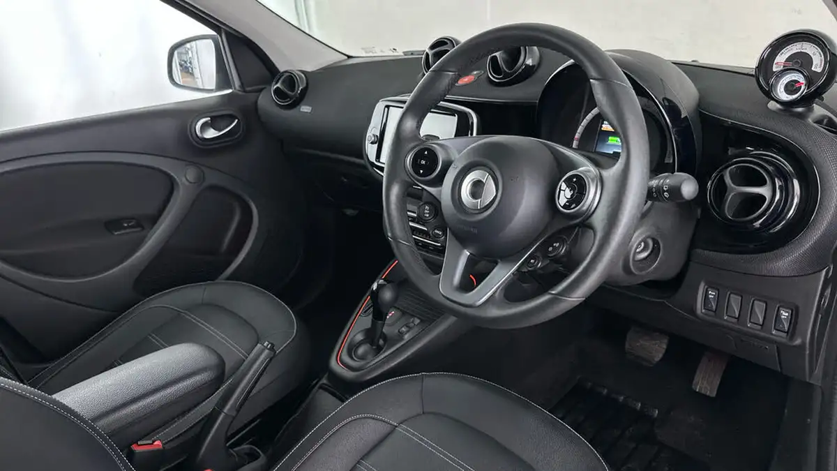 2021-smart-forfour-eq-exclusive-big-8