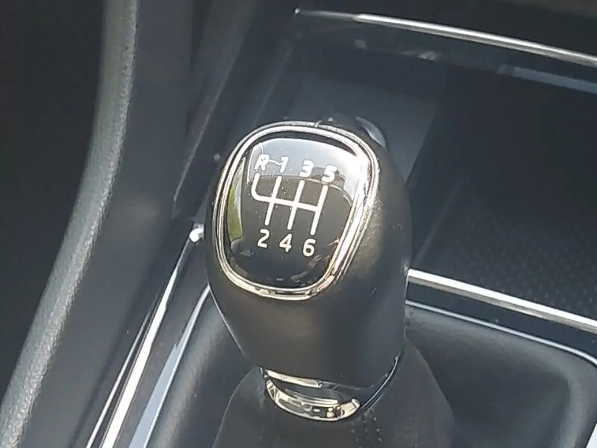 2019-skoda-karoq-16tdi-se-big-14