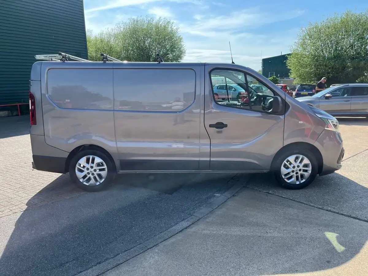2020-renault-trafic-20dci-sl28-energy-120-sport-big-6