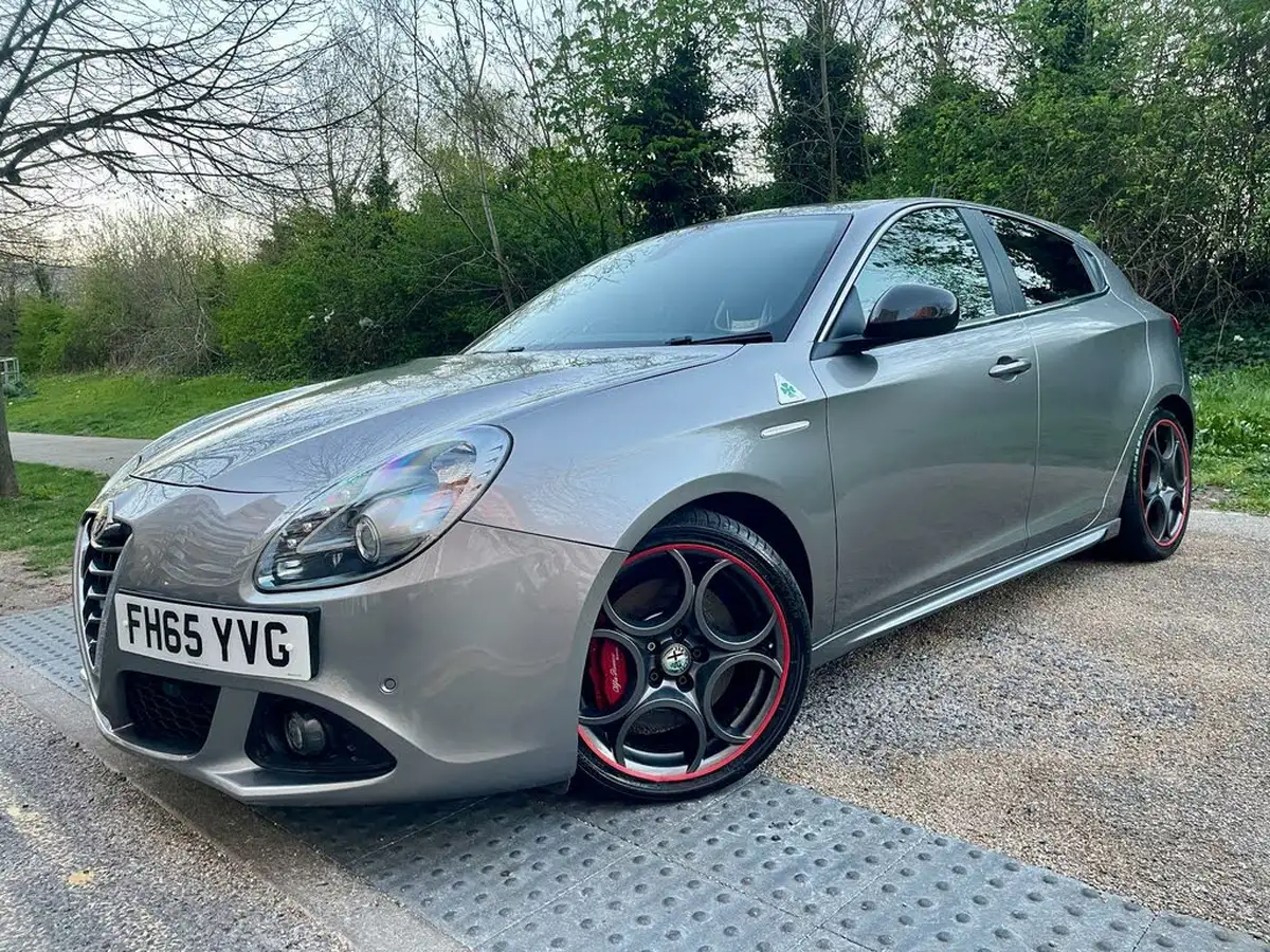2016-alfa-romeo-giulietta-17-quadrifoglio-verde-big-13
