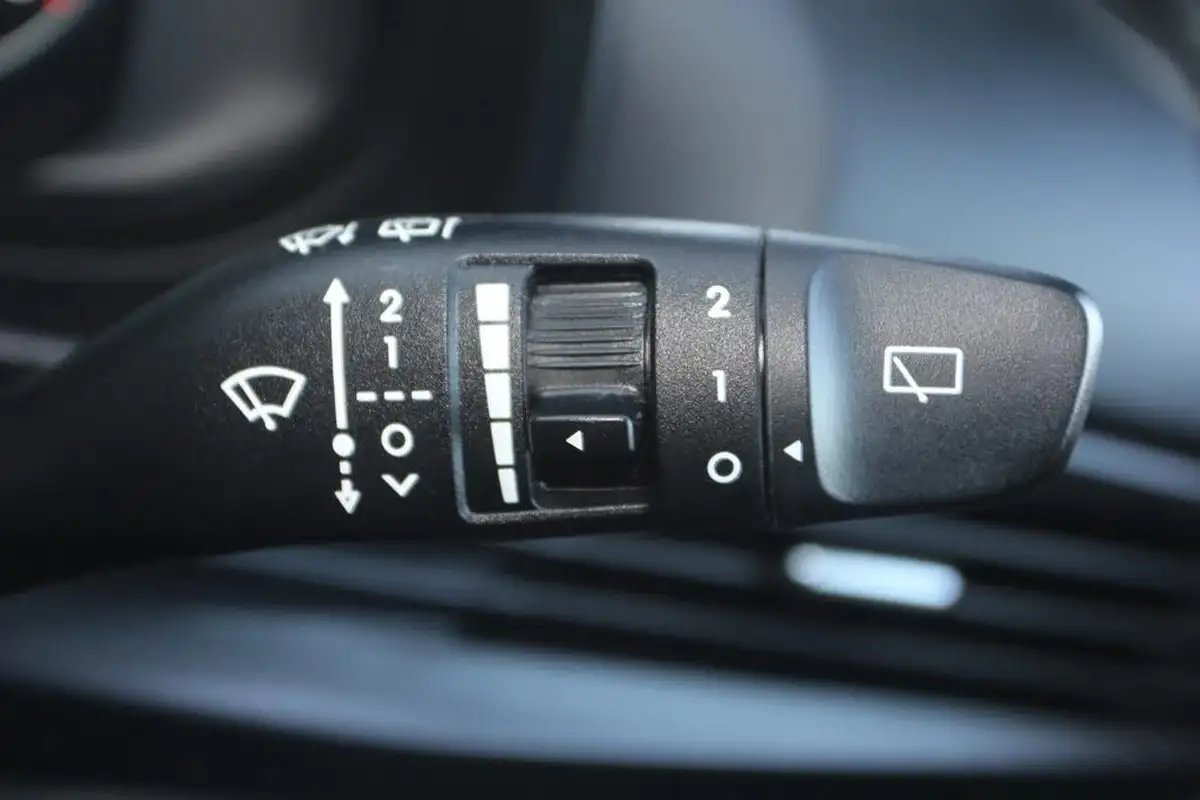 2021-hyundai-bayon-10-t-gdi-se-connect-big-25