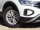 2022-volkswagen-t-roc-10-tsi-life-small-8