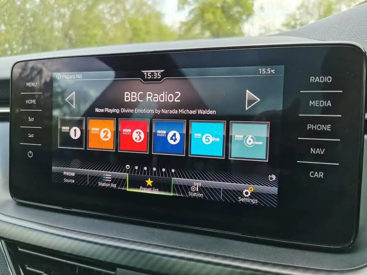 2020-skoda-kamiq-15-tsi-monte-carlo-dsg-big-45