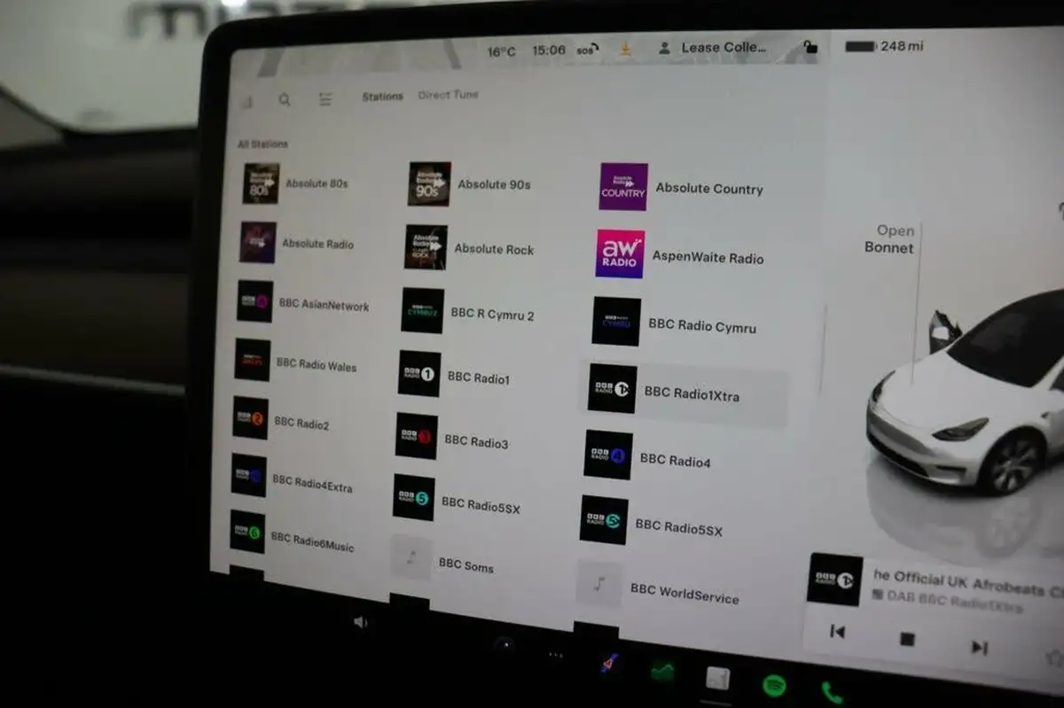 2024-tesla-model-y-e-rwd-big-26
