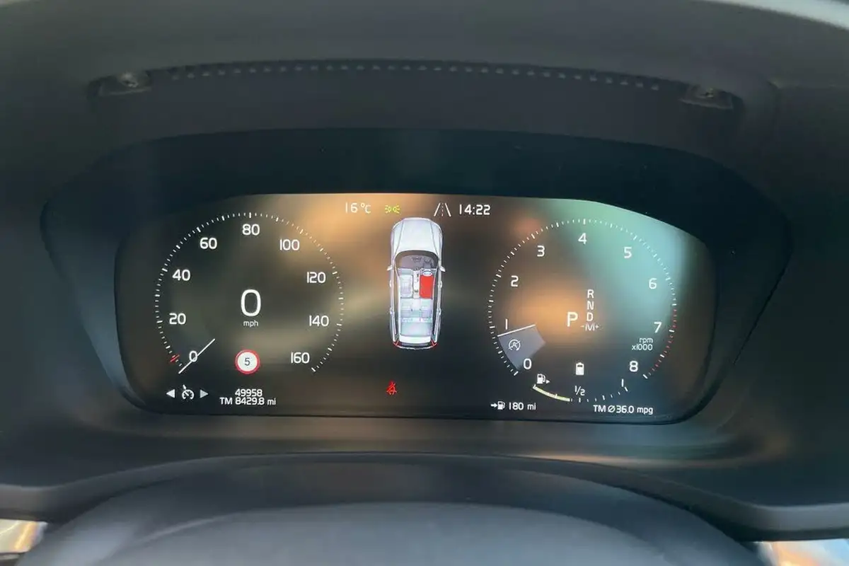 2021-volvo-v60-20-b4-r-design-big-43