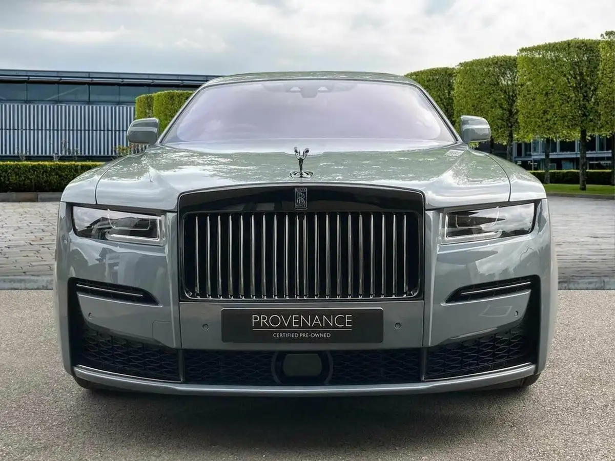 2022-rolls-royce-ghost-675-black-badge-big-1