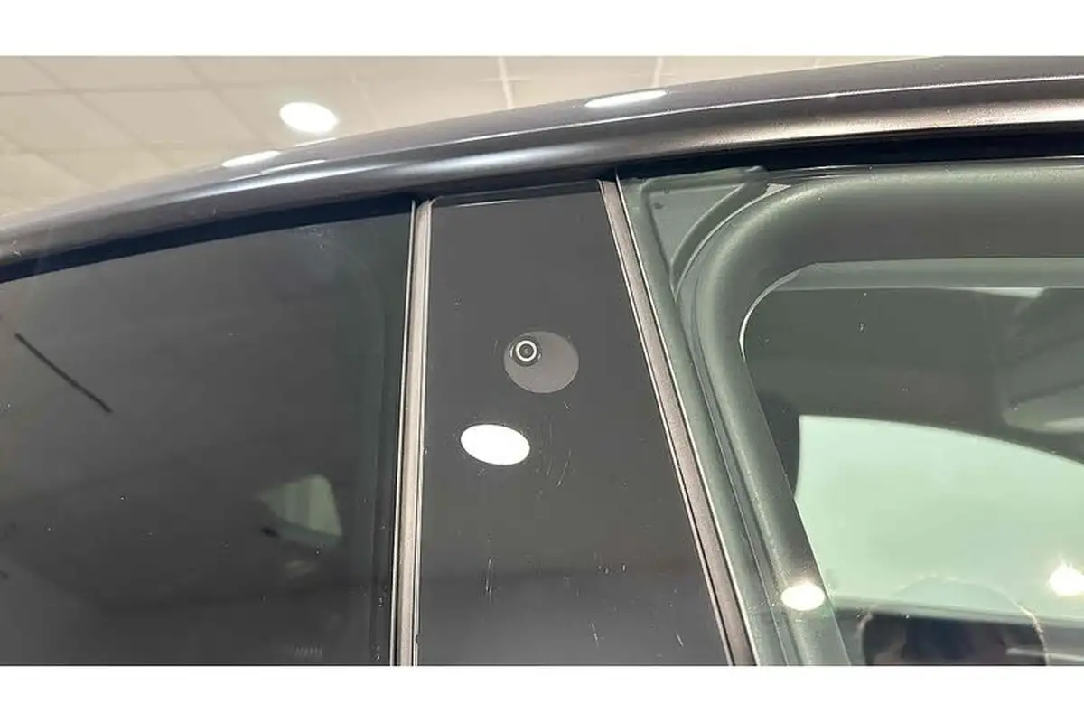 2023-tesla-model-y-e-rwd-big-12