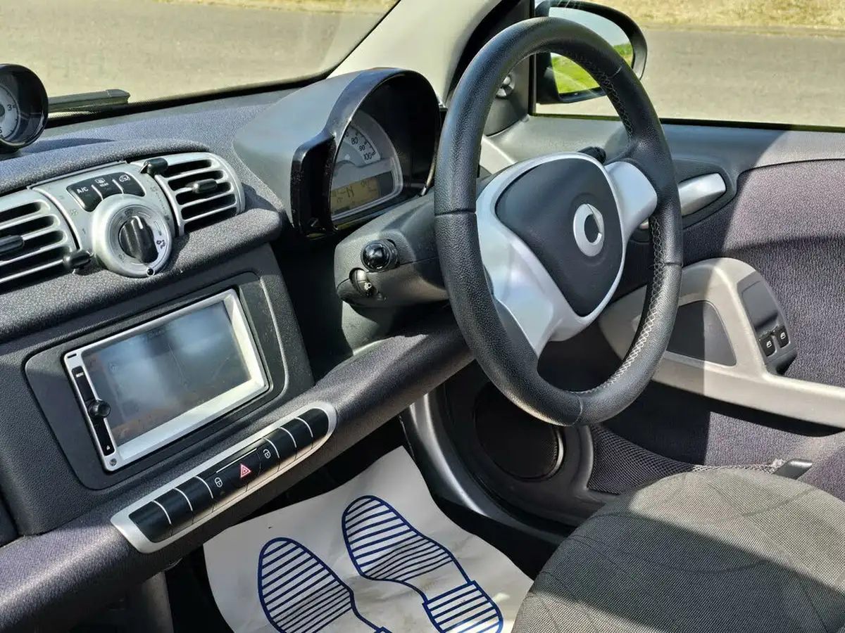2013-smart-fortwo-10-passion-71bhp-cabriolet-big-9