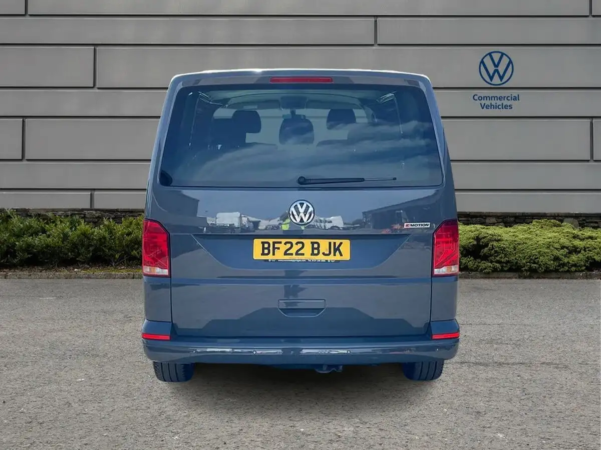 2022-volkswagen-transporter-20bitdi-t32-highline-bmt-lwb-4motion-kombi-big-13